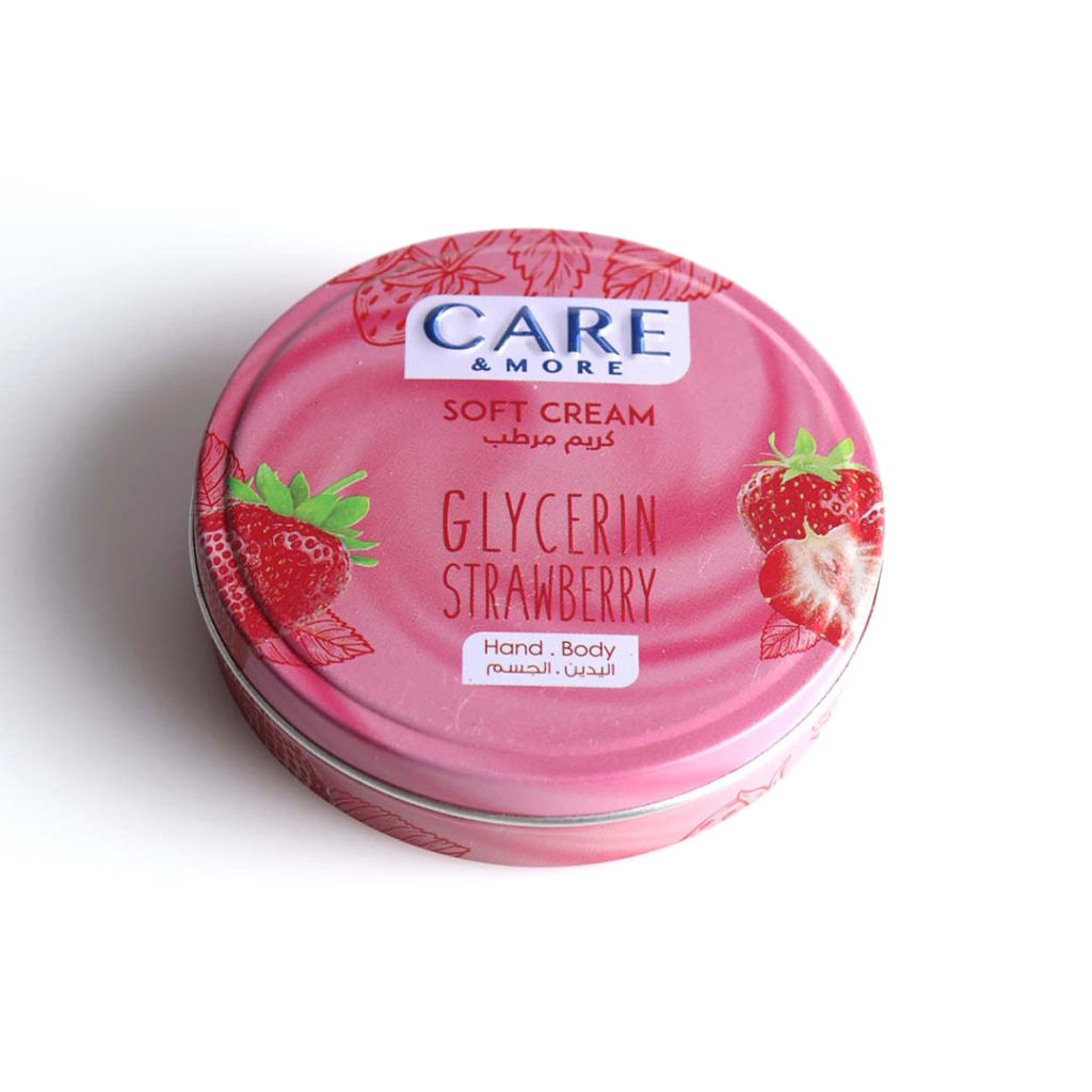 مرطب كير ان مور strawberry