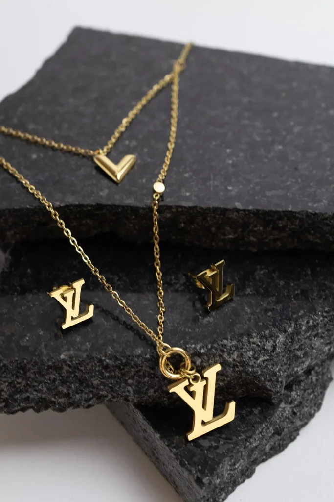 طقم LV
